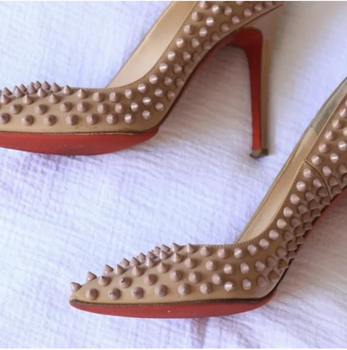 Christian_Louboutin_Pigalle_Spikes_Pointed_Toe_Heels_For_Women_With_Original_Box_Carry_Bag_And_Dustcover