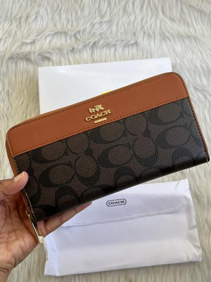 Coach_136_Long_Zippy_Wallet_With_OriginalBox_DustCover