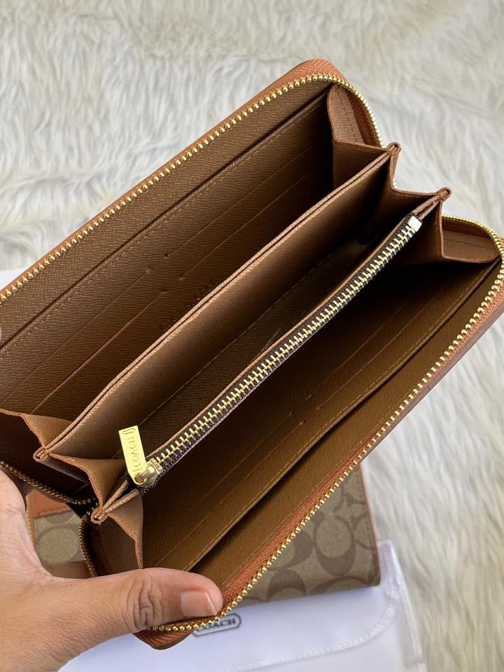 Coach_136_Long_Zippy_Wallet_With_OriginalBox_DustCover