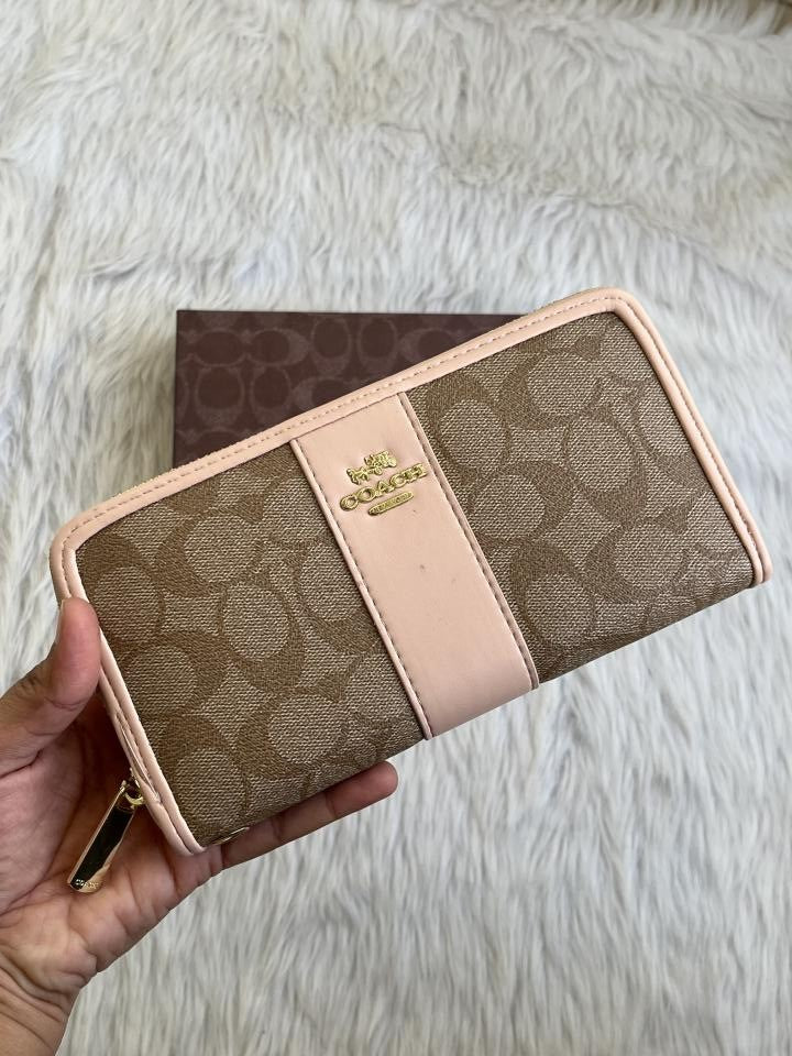 Coach_127_Ap-Pink_Long_Zippy_Wallet_With_OriginalBox