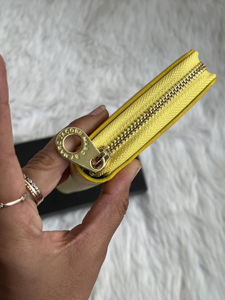 Marc_Jacob_Yellow_Long_Zippy_Wallet_With_OriginalBox
