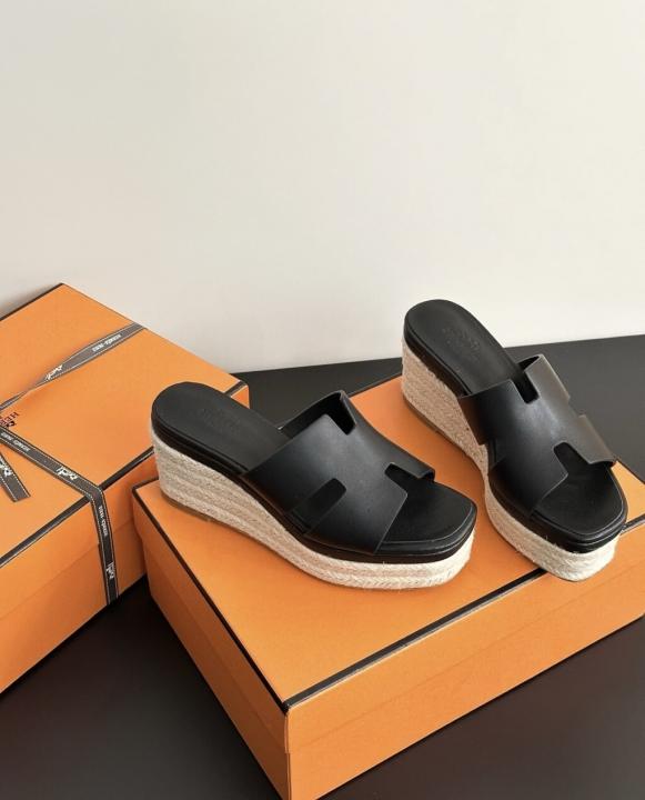 Hermess_Eze_30_Black_Heels_With_OriginalBox_CarryBag