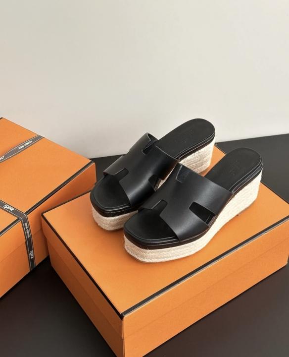 Hermess_Eze_30_Black_Heels_With_OriginalBox_CarryBag