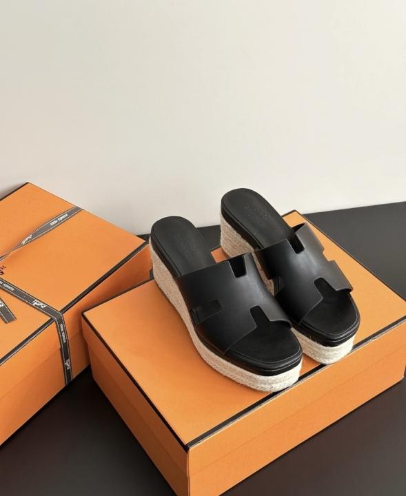 Hermess_Eze_30_Black_Heels_With_OriginalBox_CarryBag