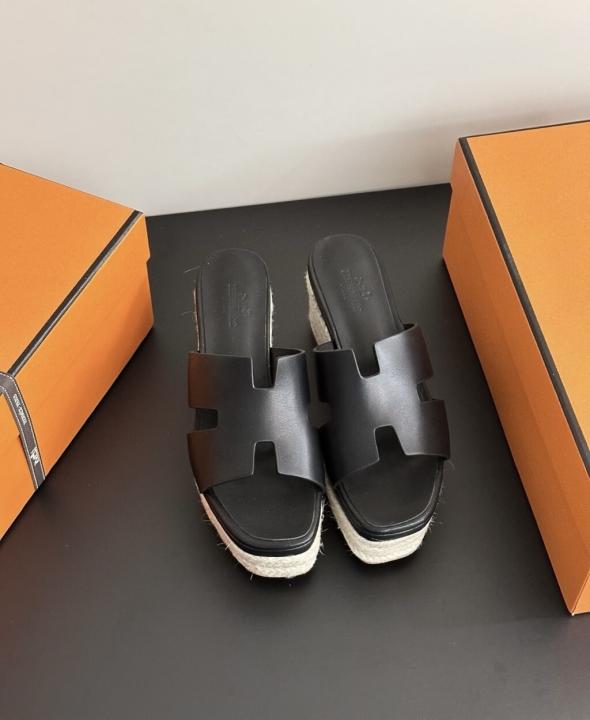 Hermess_Eze_30_Black_Heels_With_OriginalBox_CarryBag