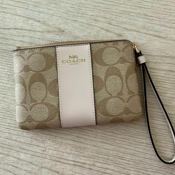 Coacch_W6_Corner_Zip_Wristlet_Signature_With_OriginalBox_DustCover