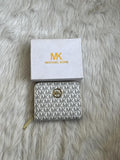 Michael_Kors_138-100_White_Mini_Zippy_WithBox