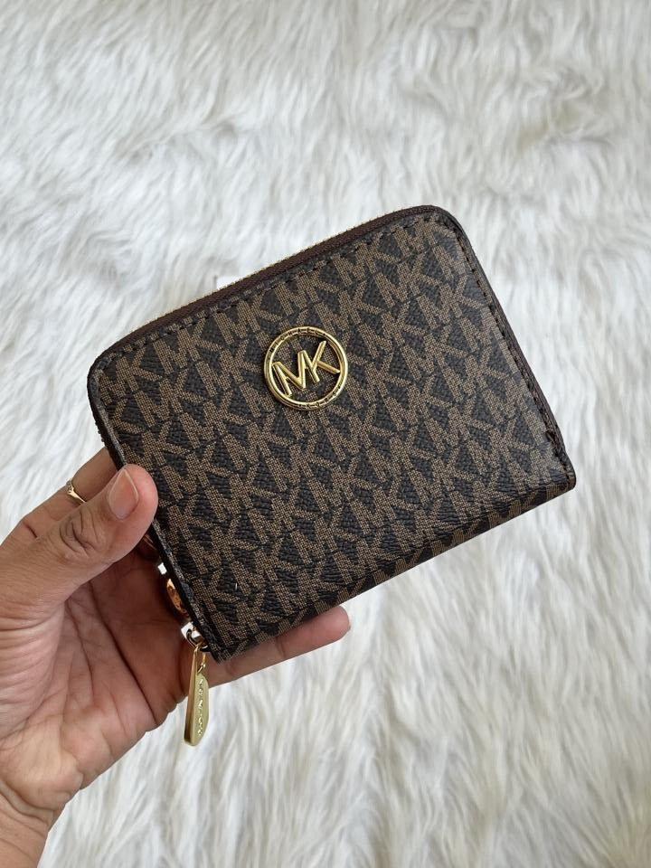 Michael_Kors_138_Brown_Mini_Zippy_WithBox