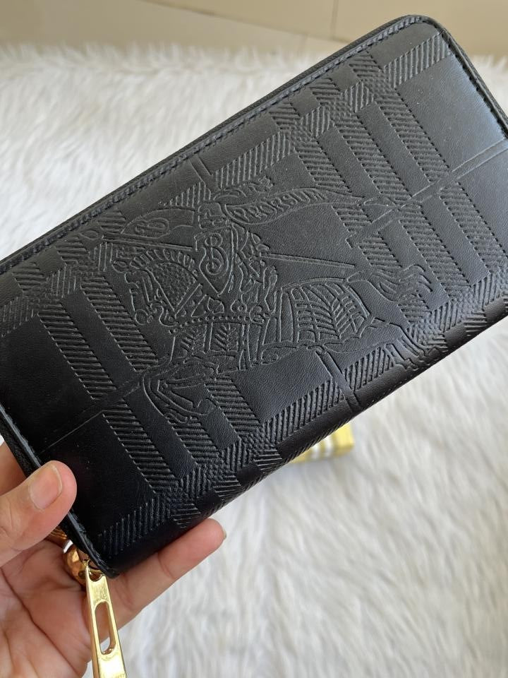 Burberry_139_Zippy_Wallet_With_OriginalBox