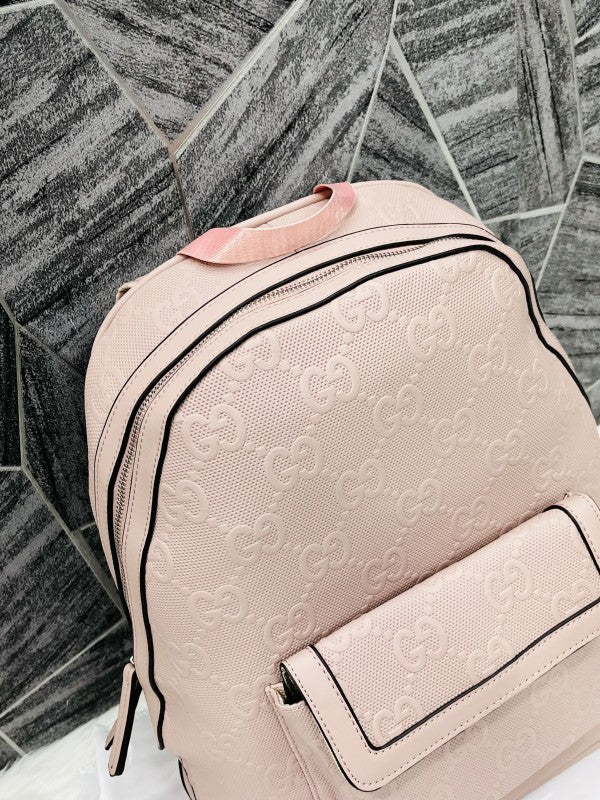 Gucci_FIXPRIC_GG_10_Emboss_Backpack_With_DustCover
