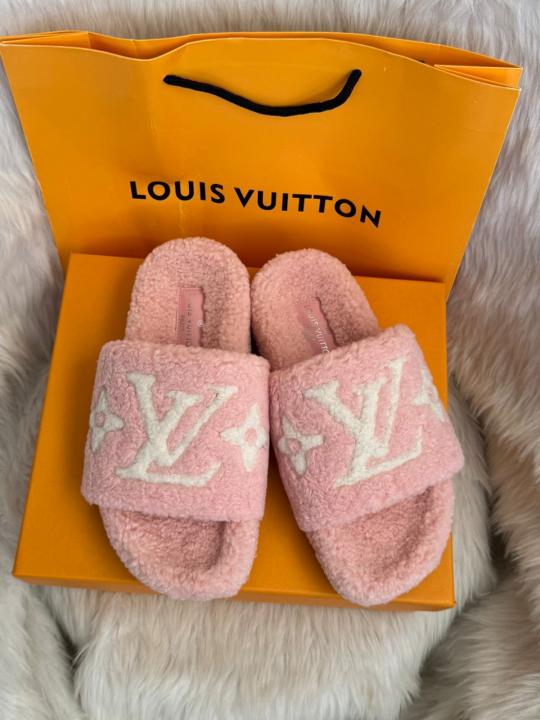 Louis_Vuitton_Fur_Slides_Pink-White_With_Original_Packing