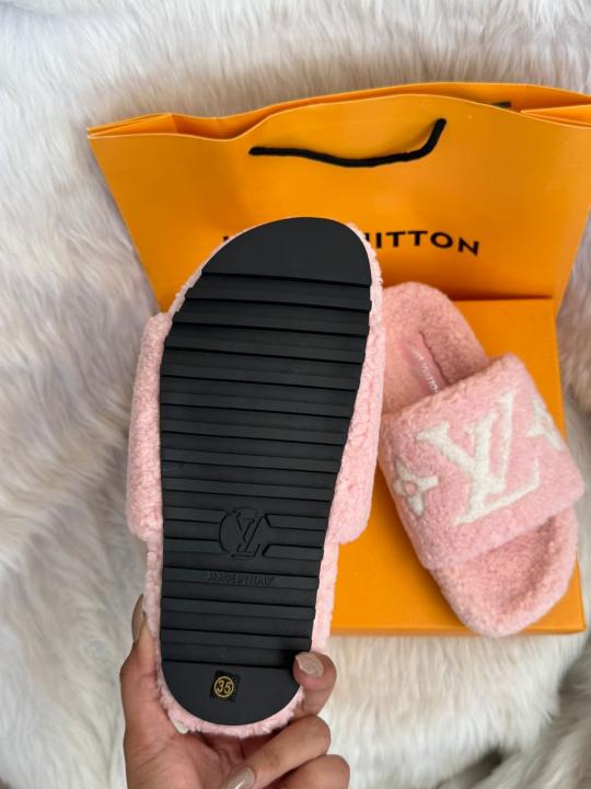 Louis_Vuitton_Fur_Slides_Pink-White_With_Original_Packing