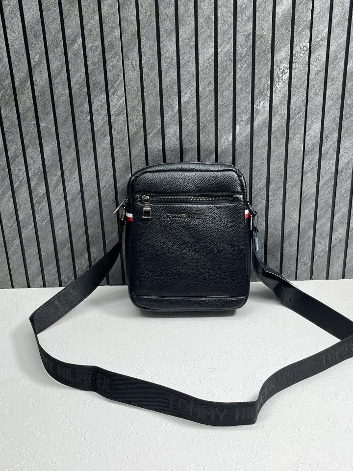 Tommyy_Hilfiger_02_Mens_Crossbody_Bag