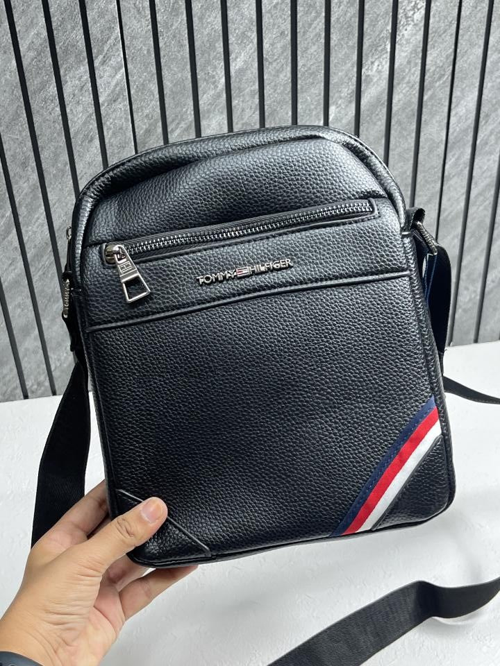 Tommyy_Hilfiger_03_Mens_Crossbody_Bag