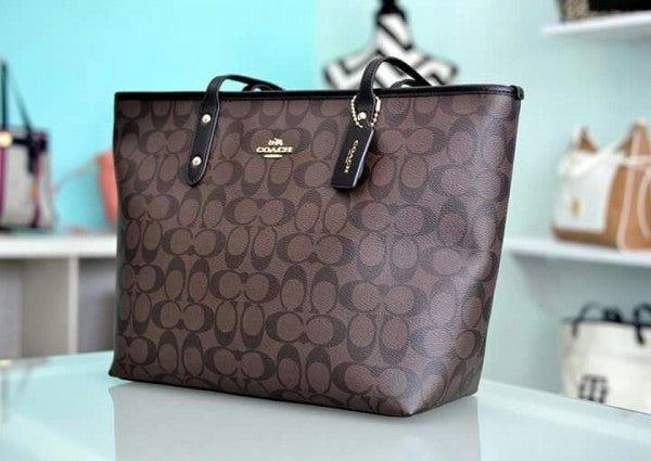 C-Inspired City Tote Bag With Box