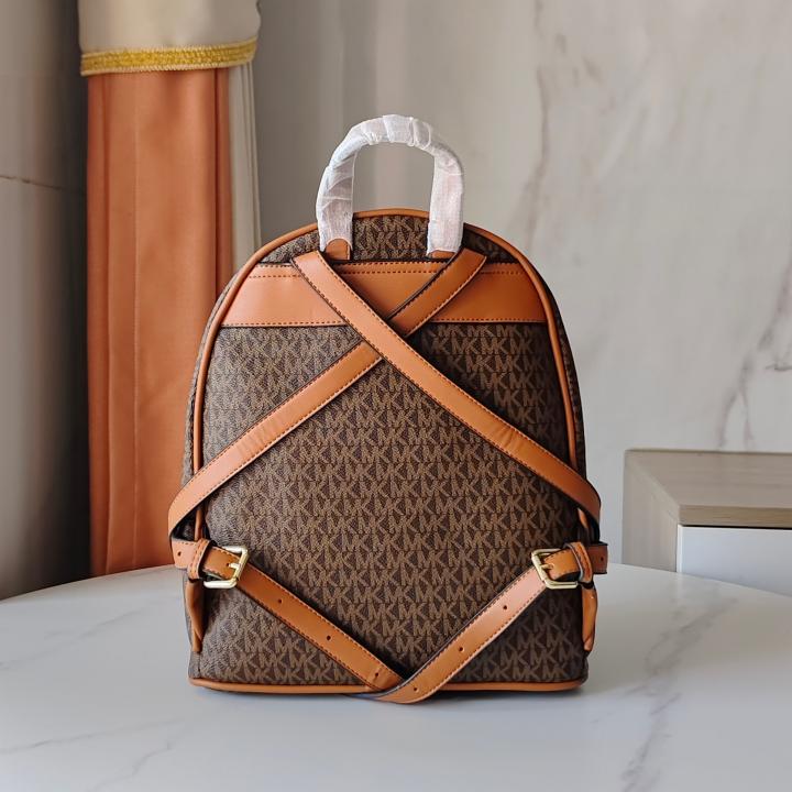 Michael_Kors_908_CB_SignatureEdition_Medium_Backpack_With_CarryBag_DustCover