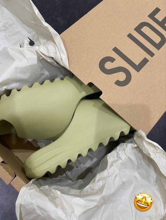 Adidass Yeezy Resin Slides For Women With Original Box
