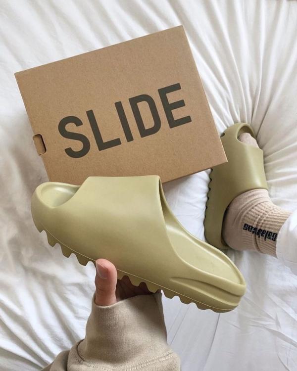 Adidass Yeezy Resin Slides For Women With Original Box