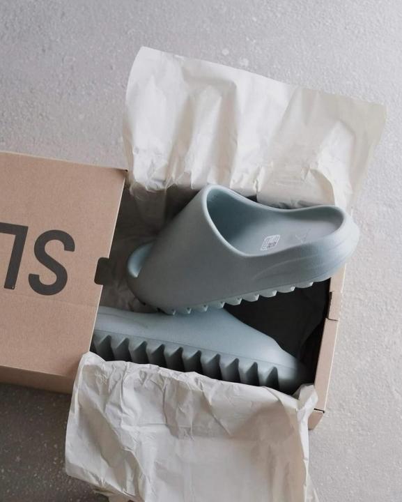 Adidass Yeezy Salt Slides For Women With Original Box