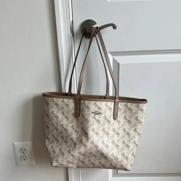 Coac.h city tote bag in signature Canvas With Ogbox Dustbag Etc Model no 04