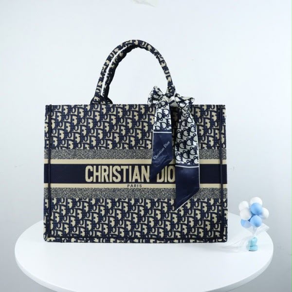 D-Inspired Book Tote Oblique black Embroidery With Box & Dust Bag & Scarf