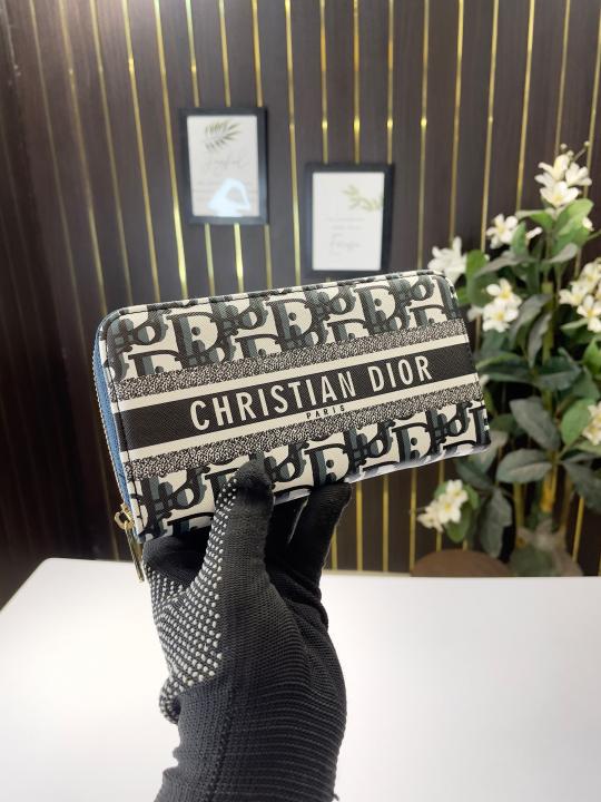 D-Inspired women's wallet with box
