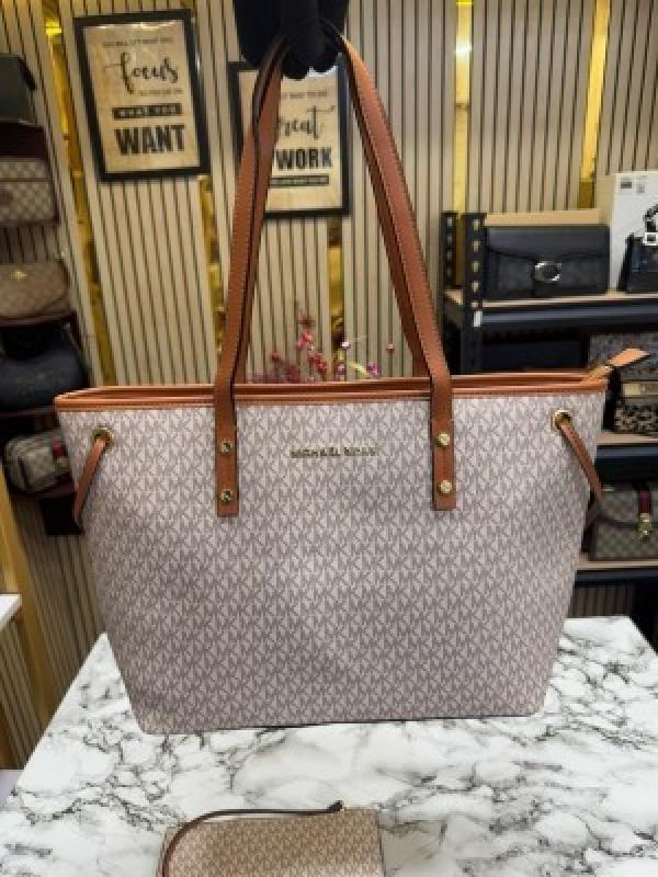 MK-inspired Jet Set Travel Tote With Wallet (Beige)