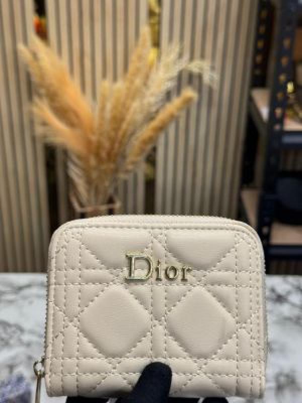 D-INSPIRED CANNAGE QUILTED ZIPPER WALLET INCLUDES BOX AND DUST BAG (BEIGE)