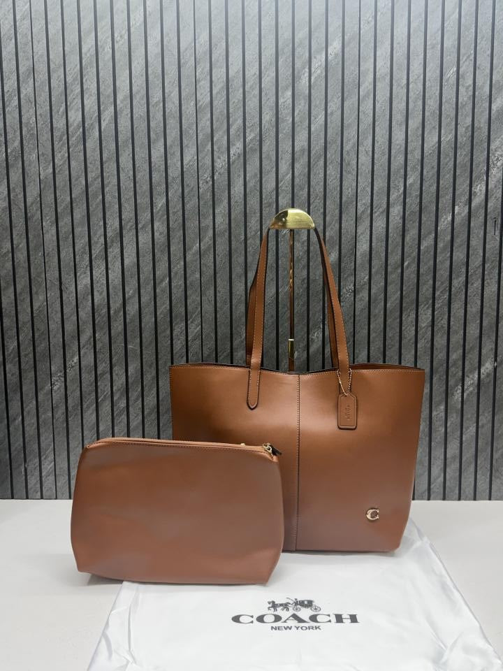 Coacchh Tan Brown North Tote With DustCover & Pouch