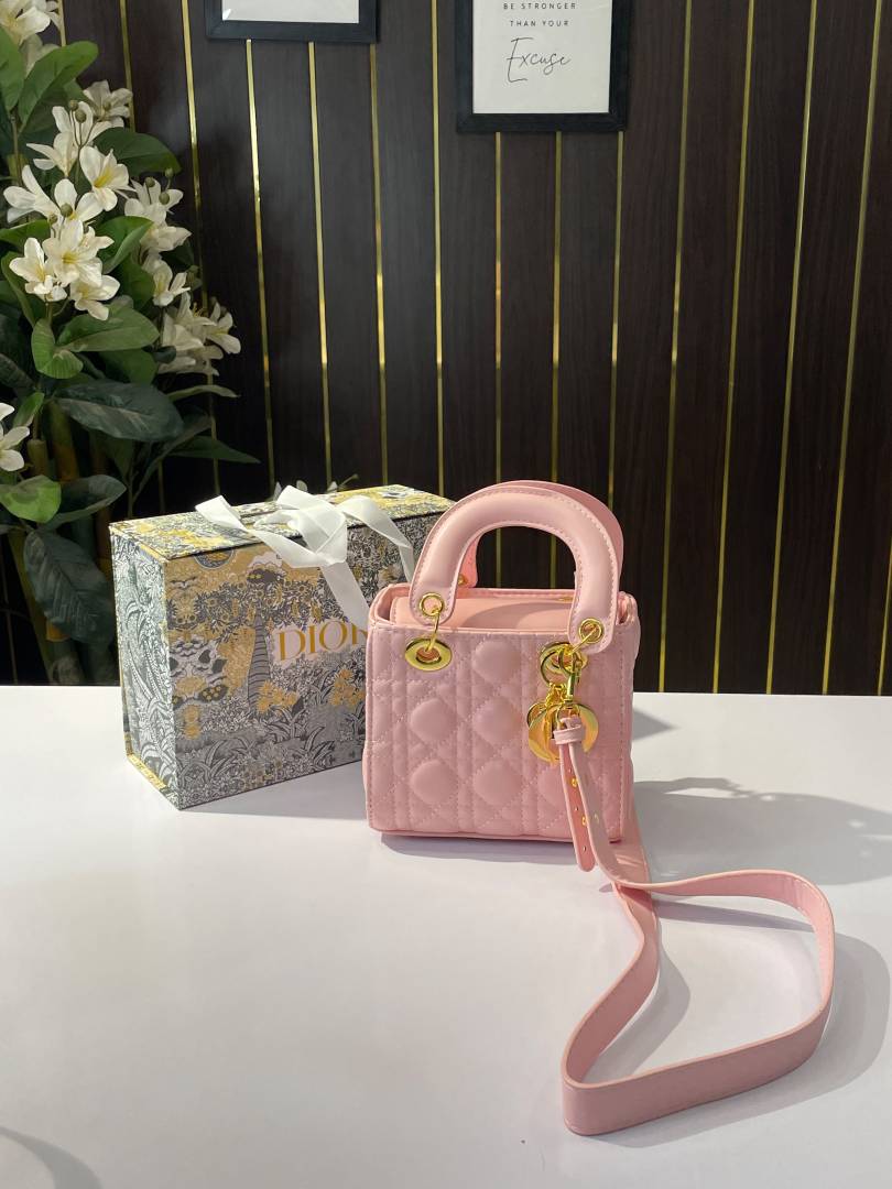 D-Inspired Lady Signature Small Bag 18 cm with Original Folding Box (Pink)