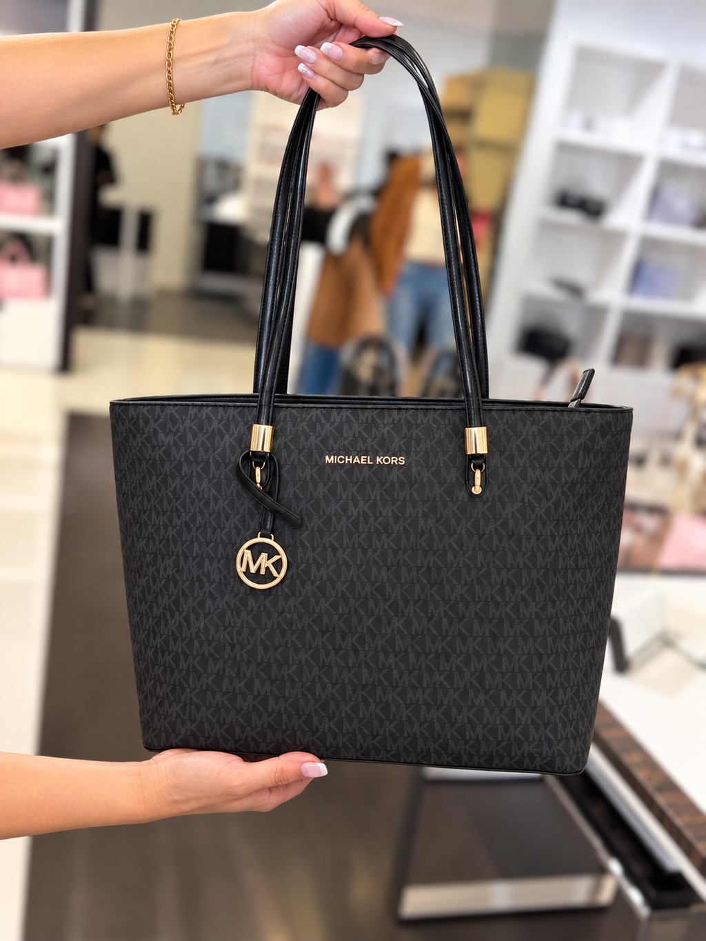 MK-Inspired Jet Set Travel Large Logo Tote Bag With Dust Bag (Black)
