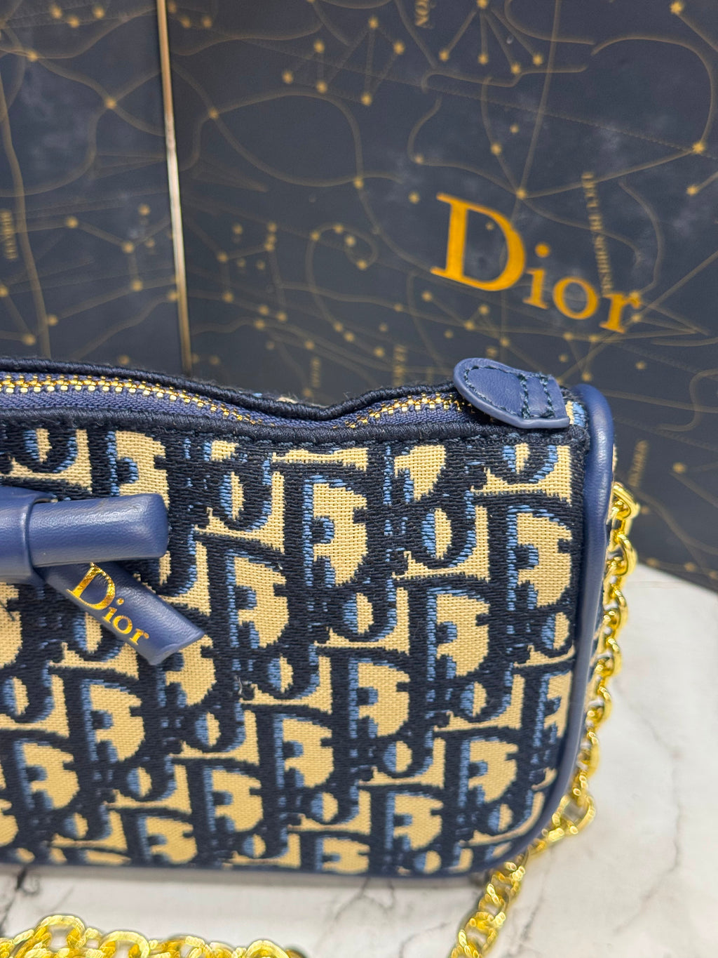 D-Inspired Oblique Jacquard Bow Chain Crossbody Bag (Blue)