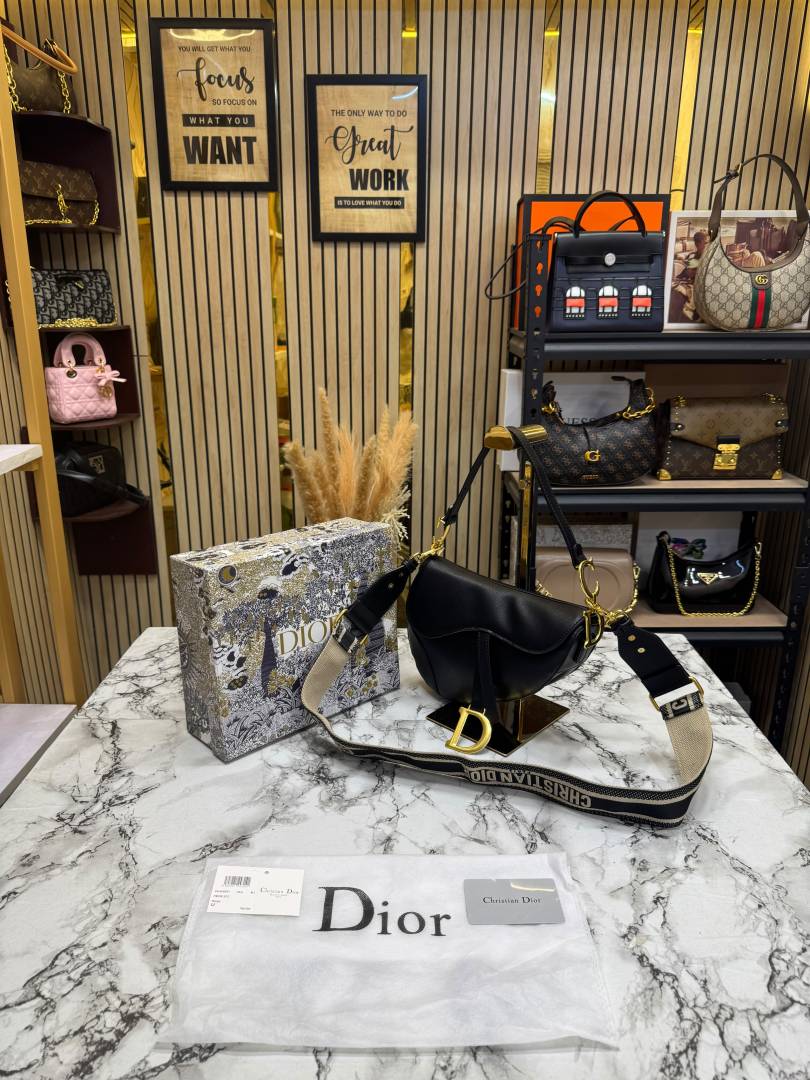 D-Inspired Saddle Premium Quality Shoulder Bag With Box And Dust Bag (Black)